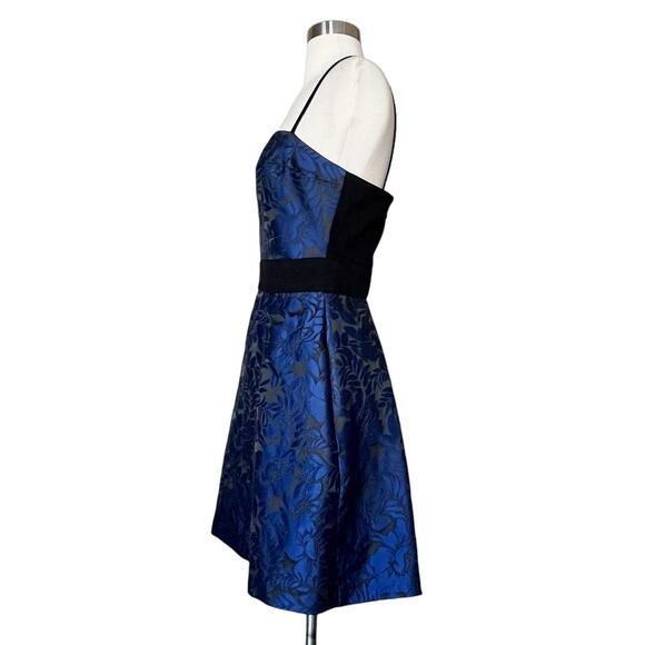BLACK HALO Mini Cocktail Dress Black Jacquard Metallic Blue Sleeveless Designer - Picture 7 of 8